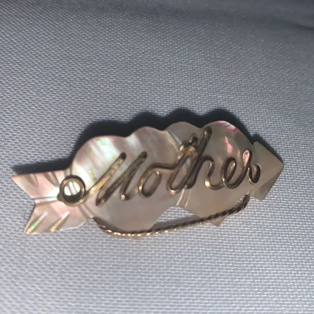 Vintage Mid Century Mother Of Pearl Gold Brooch‎